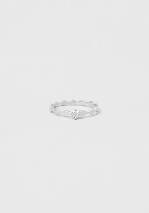 Manuela Solitaire
